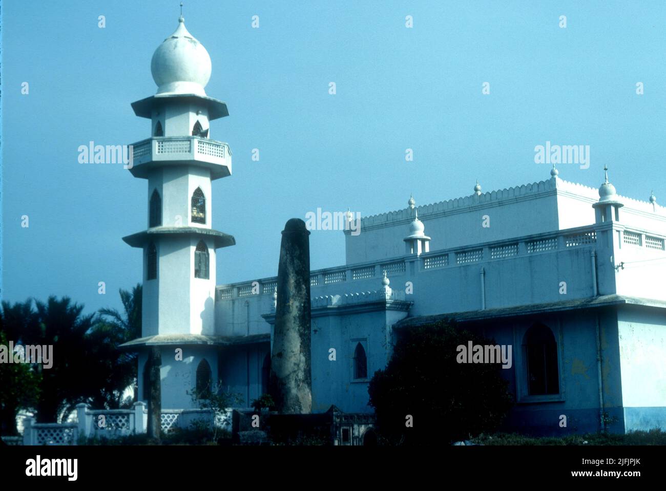 Mezquita Juma y tumba de columna del siglo 16th, Malindi, Kenia Foto de stock