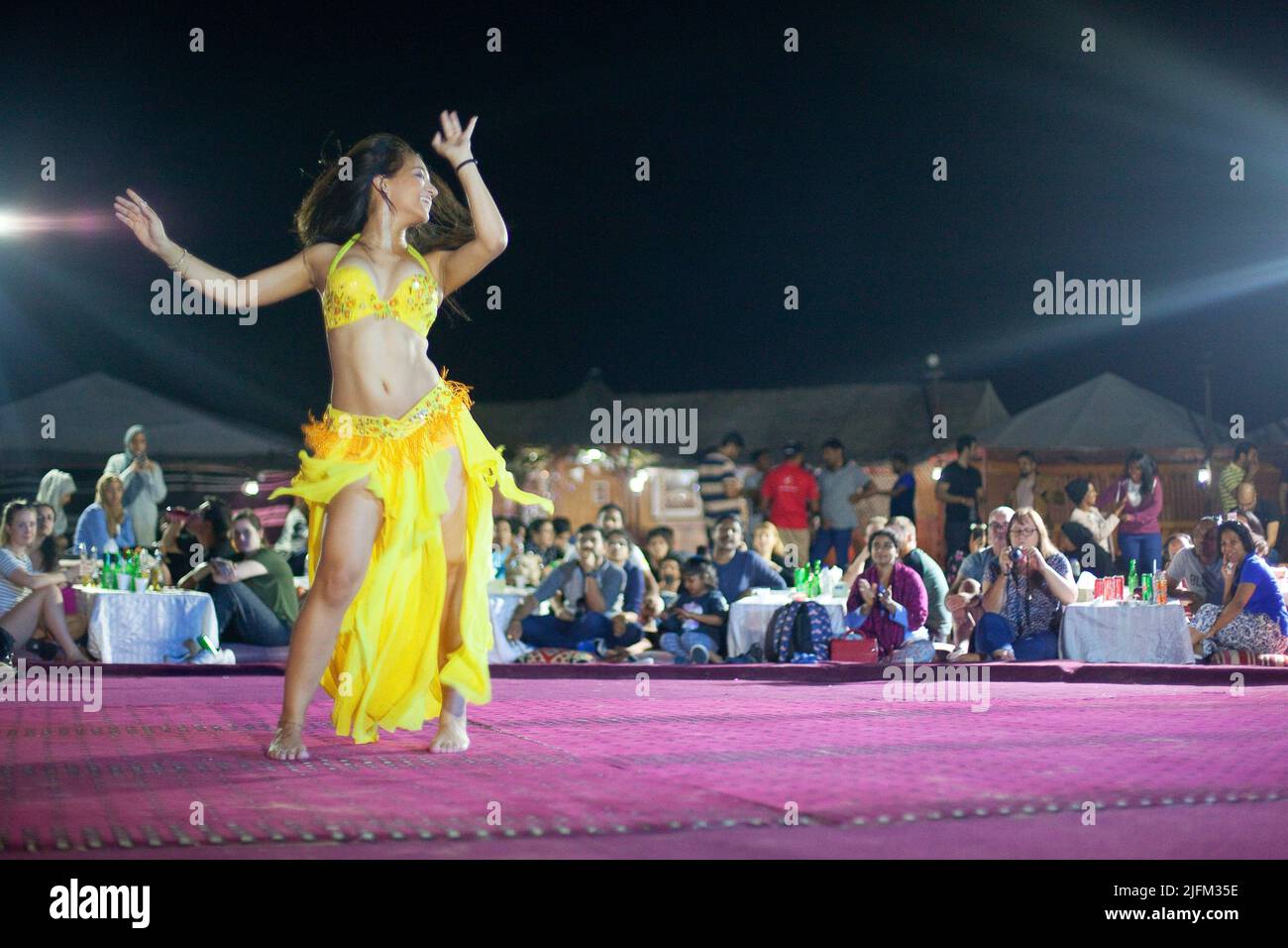 Bombay Bellywood', oriente y occidente unidos a través la danza