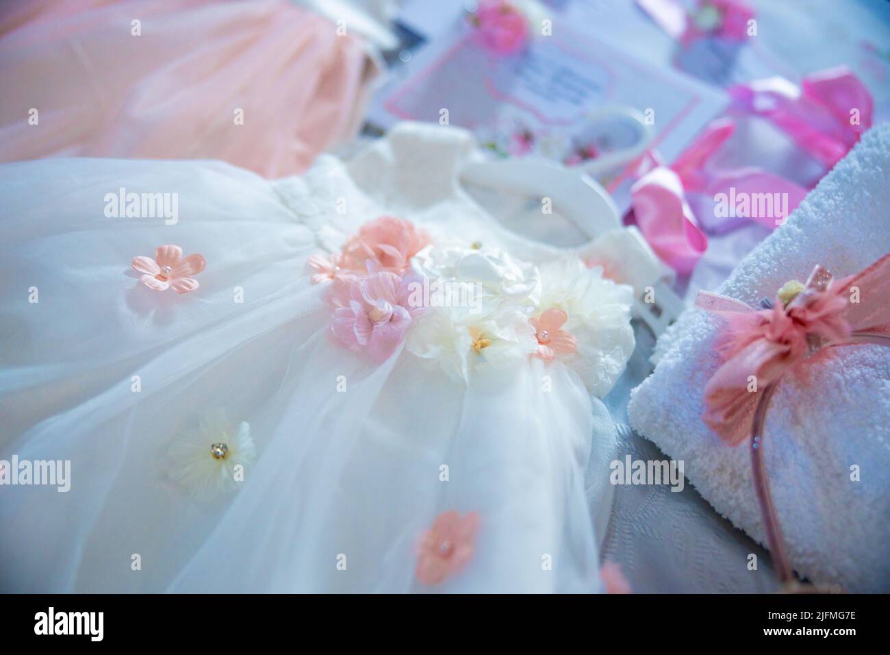 Vestido de bautismo fotografías e imágenes de alta resolución - Alamy Vestido de bautismo fotografías e imágenes de alta resolución - Alamy