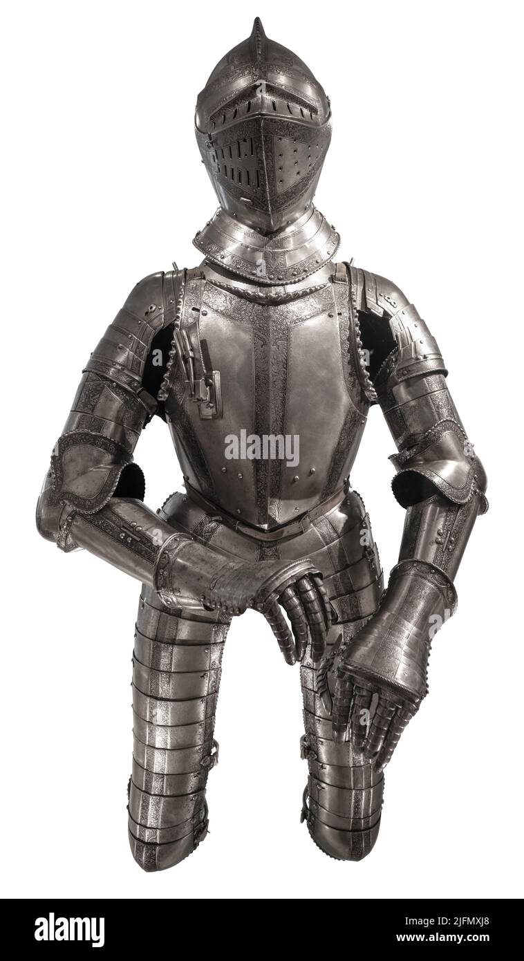 Un traje medieval de armadura, aislado sobre un fondo blanco Foto de stock