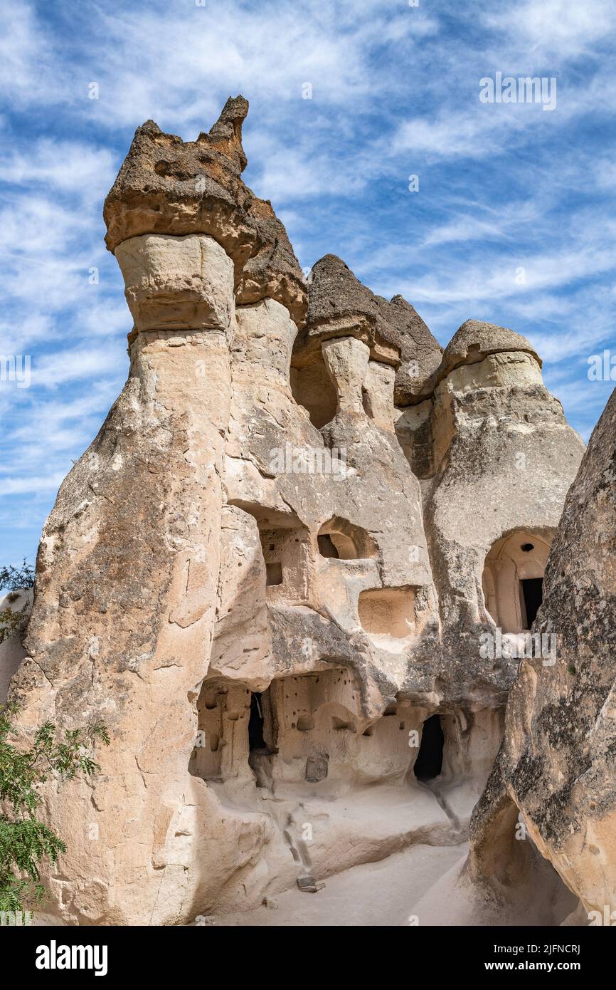 Chimeneas de hadas formaciones rocosas en Pasabag o Valle de los Monks, Capadocia, Turquía. Foto de stock