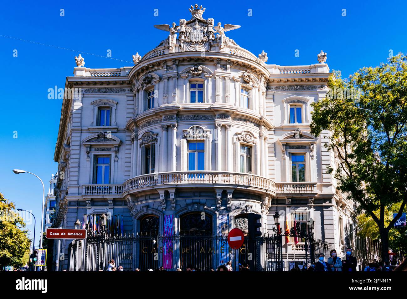 El Palacio de Linares, Palacio de Linares, es un palacio situado en Madrid. Fue declarado monumento histórico-artístico nacional. Ubicado en la plaza de Foto de stock