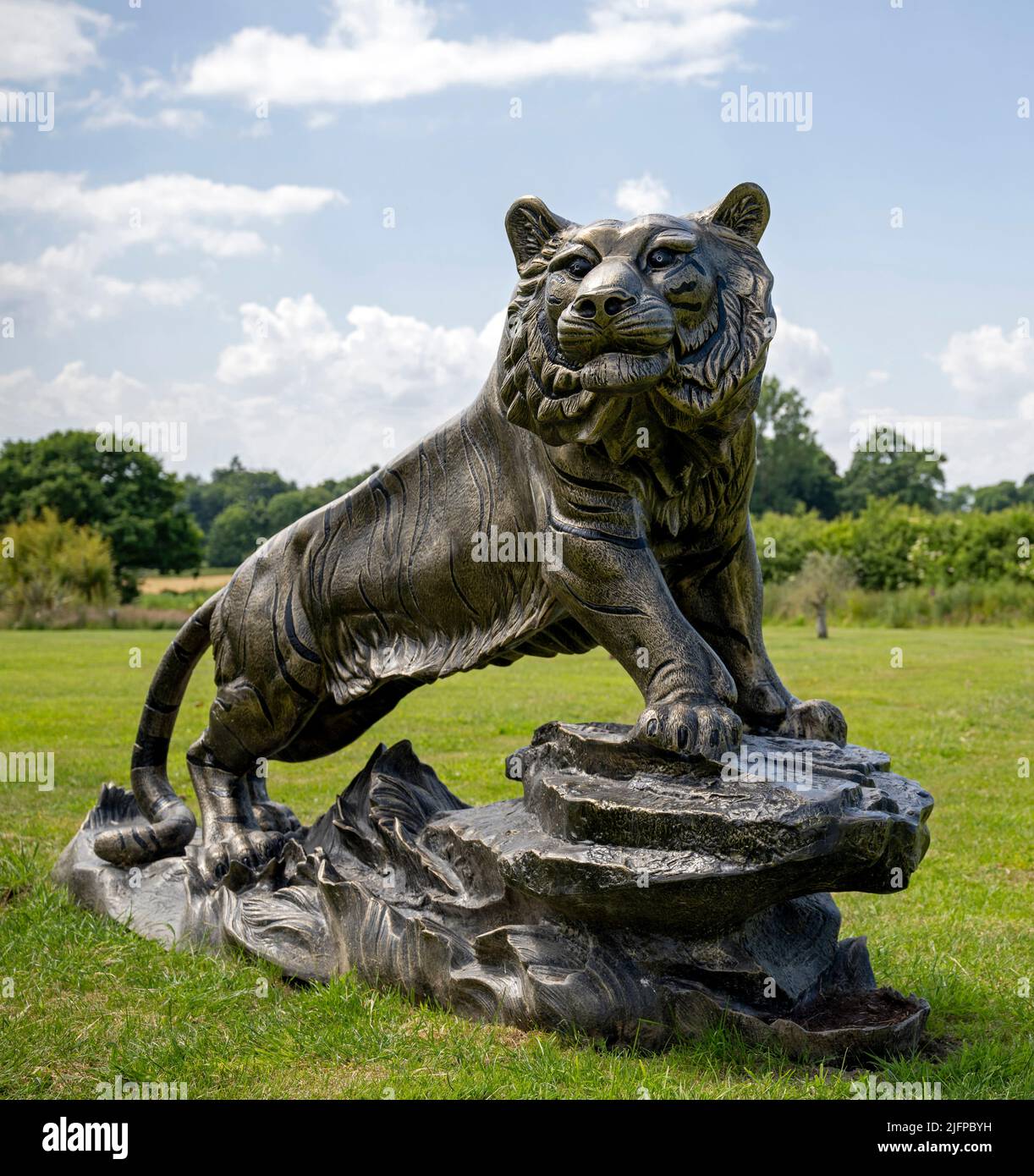 El Centro Británico de Hierro, Exhibición de Tigres/Escultura Foto de stock