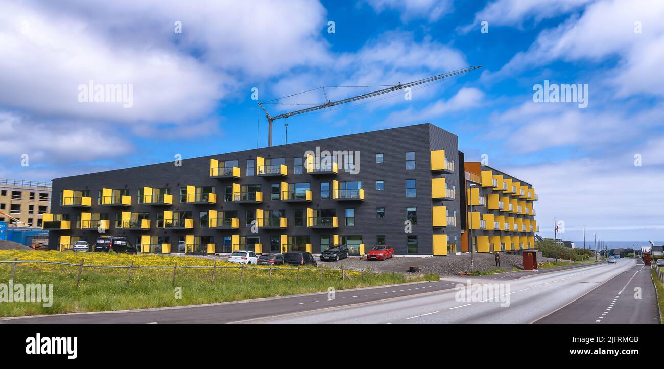 Modernos pisos en Torshavn, la capital de las Islas Feroe Foto de stock