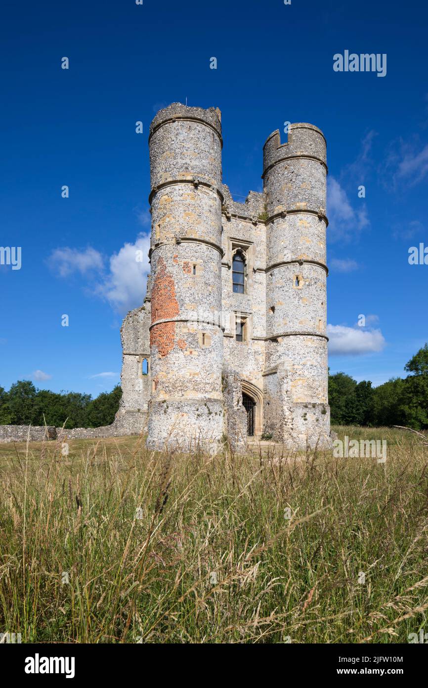 Las ruinas del castillo de Donnington en la luz del sol de la mañana, Newbury, Berkshire, Inglaterra, Reino Unido, Europa Foto de stock
