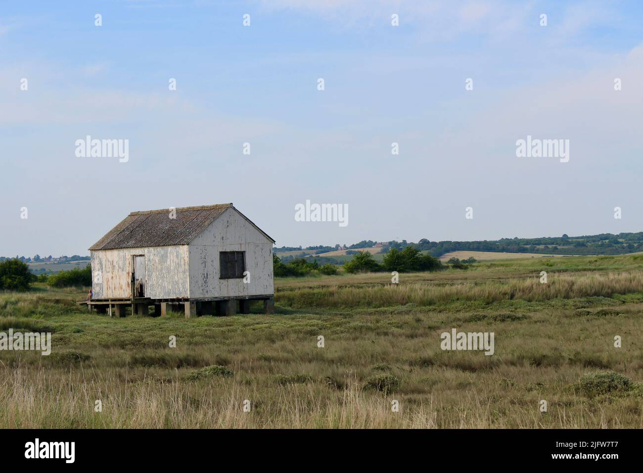 Cabaña de Pescadores Abandonados cerca de Canewdon, Essex, Reino Unido Foto de stock