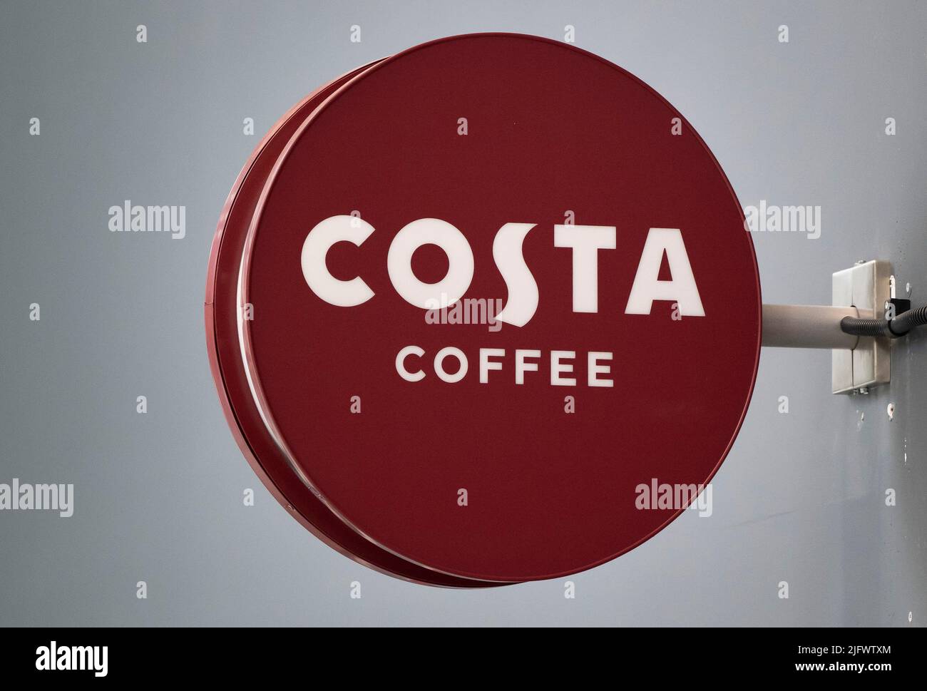 Un primer plano de un cartel de Costa Coffee. Foto de stock