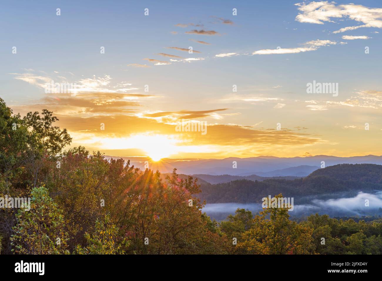 66745-05619 Amanecer en la Foothills Parkway Great Smoky Mountains NP TN Foto de stock
