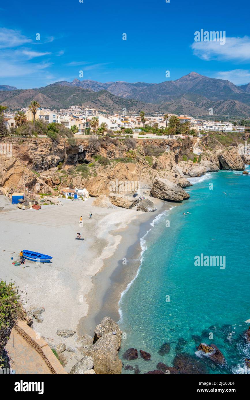 Vista de Playa de Calahonda y costa en Nerja, Costa del Sol, Málaga, Andalucía, España, Mediterráneo, Europa Foto de stock