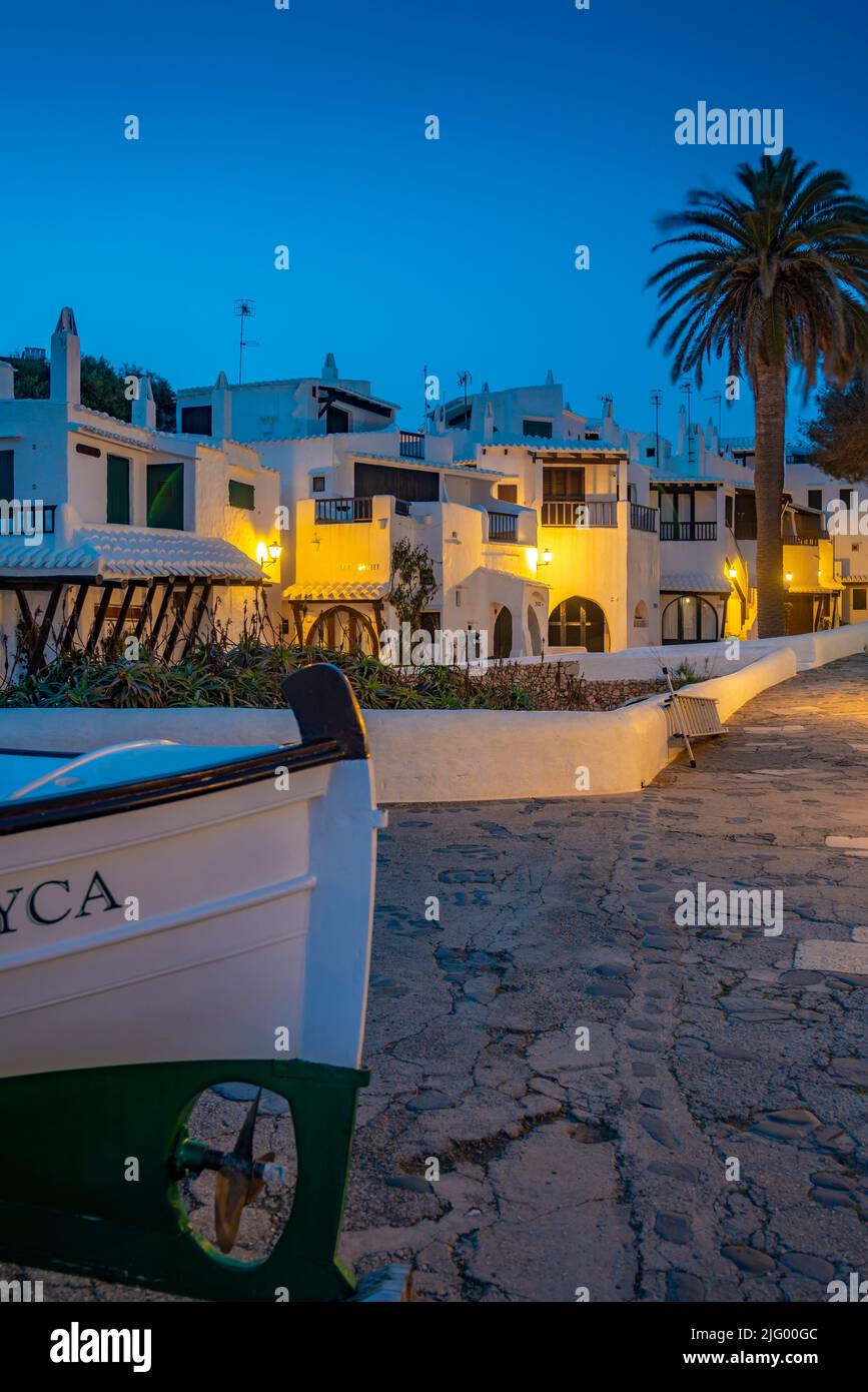 Vista de Binibeca Vell al atardecer, Binibeca Vell, Menorca, Islas Baleares, España, Mediterráneo, Europa Foto de stock