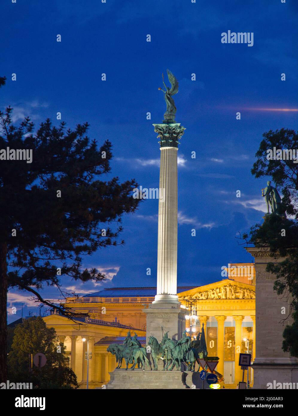 Hungría, Budapest, Plaza de los Héroes, Monumento del Milenio, Foto de stock