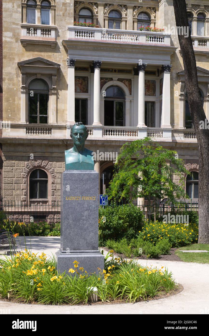 Hungría, Budapest, estatua de Ferencz Kazinczy, Foto de stock