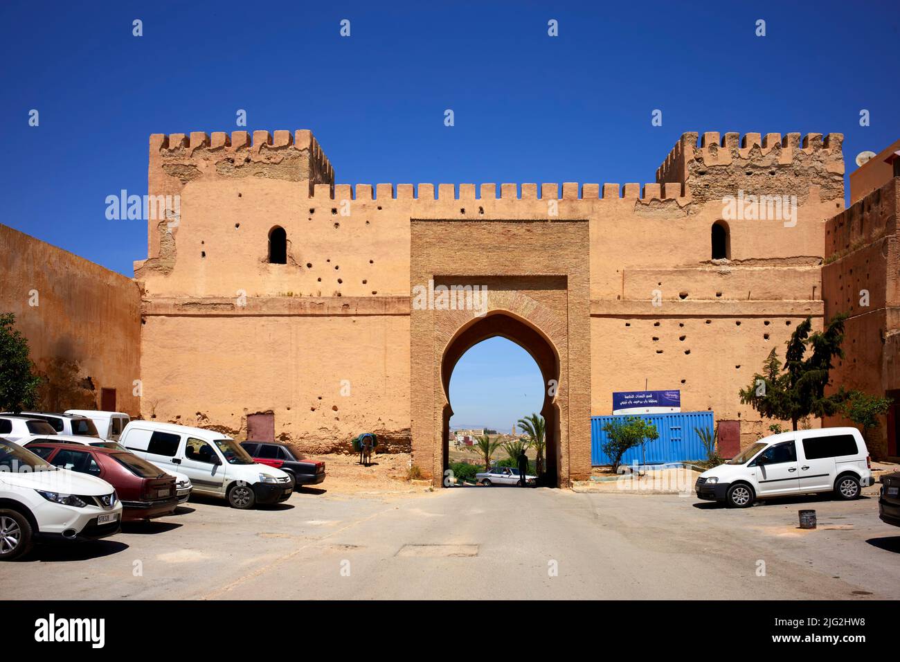 Meknes Marruecos. La puerta a la Medina Foto de stock
