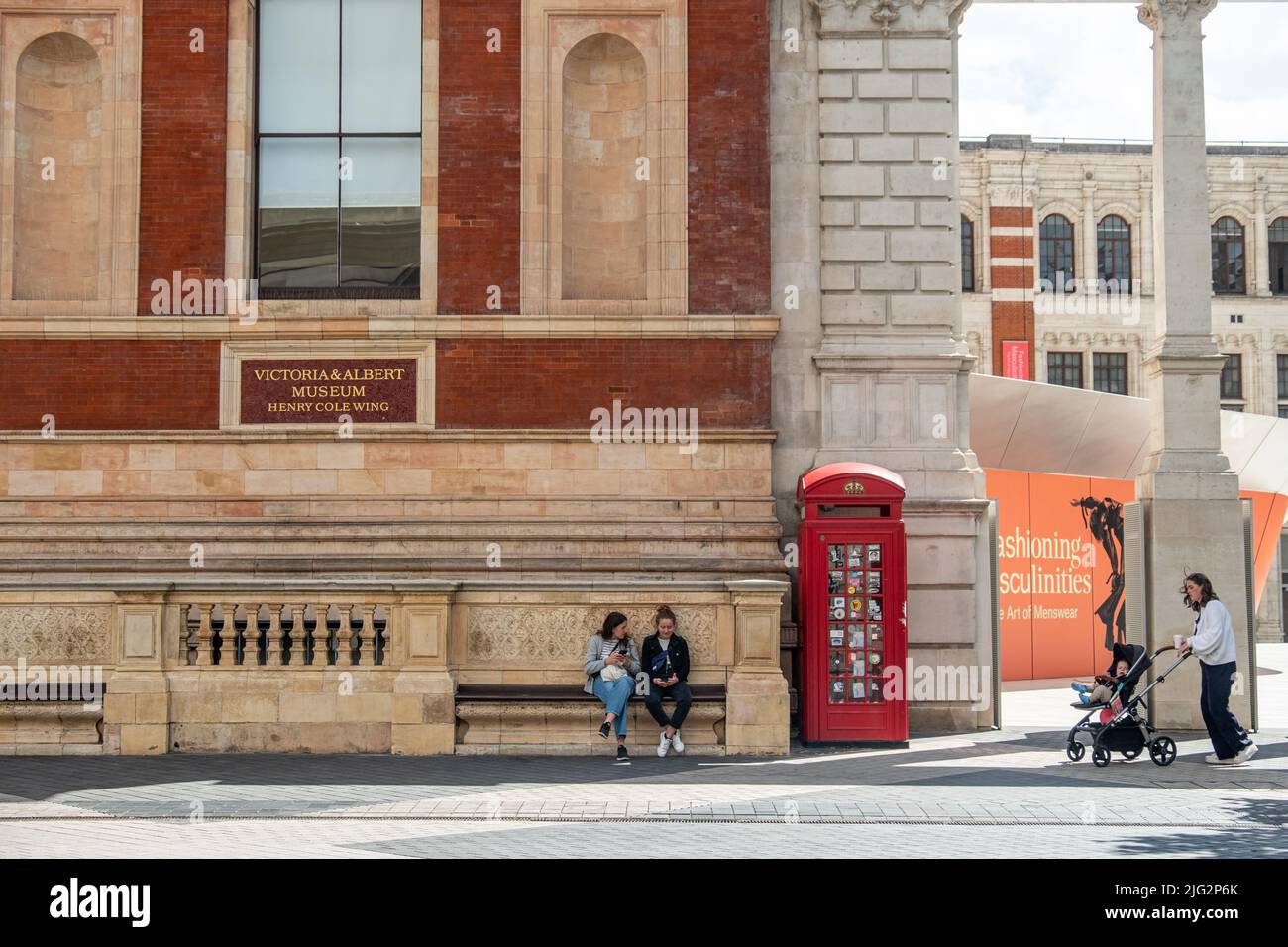 Londres- 2022 de junio: Victoria and Albert Museum. V&A 'Henry Cole Wing', South Kensington Foto de stock