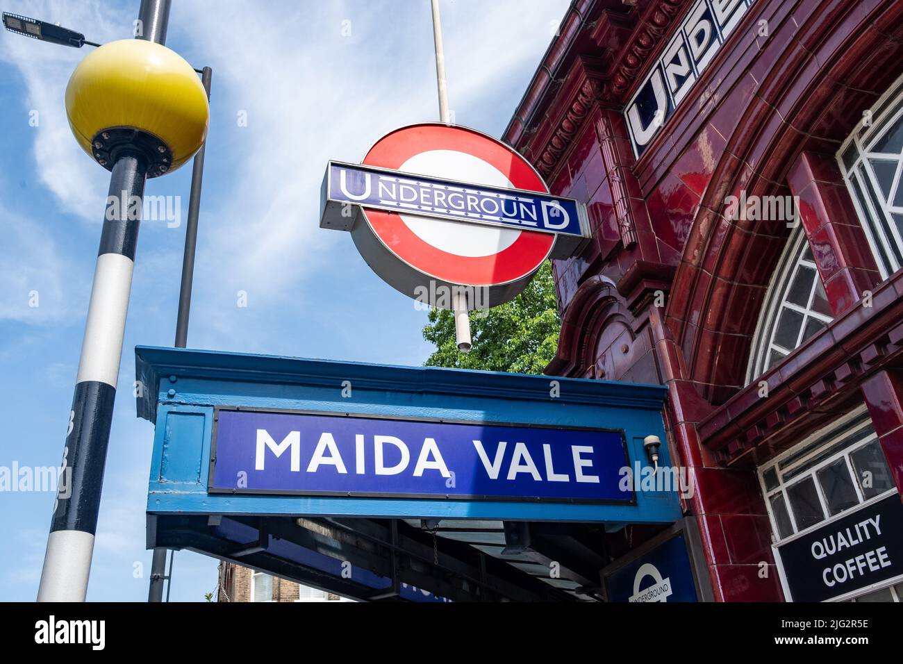 Londres- 2022 de junio: Estación de metro Maida Vale, estación de metro de la línea Bakerloo en Elgin Avenue en W9 West London. Foto de stock
