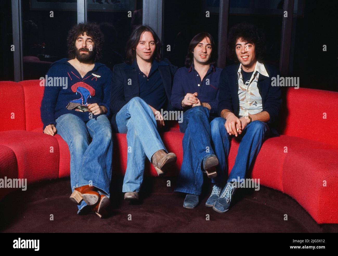 10 cc en los estudios de TV Toppop; Hilversum; Países Bajos; 1975. (I/D); Kevin Godley; Eric Stewart; lol Creme; Graham Gouldman. Foto de stock