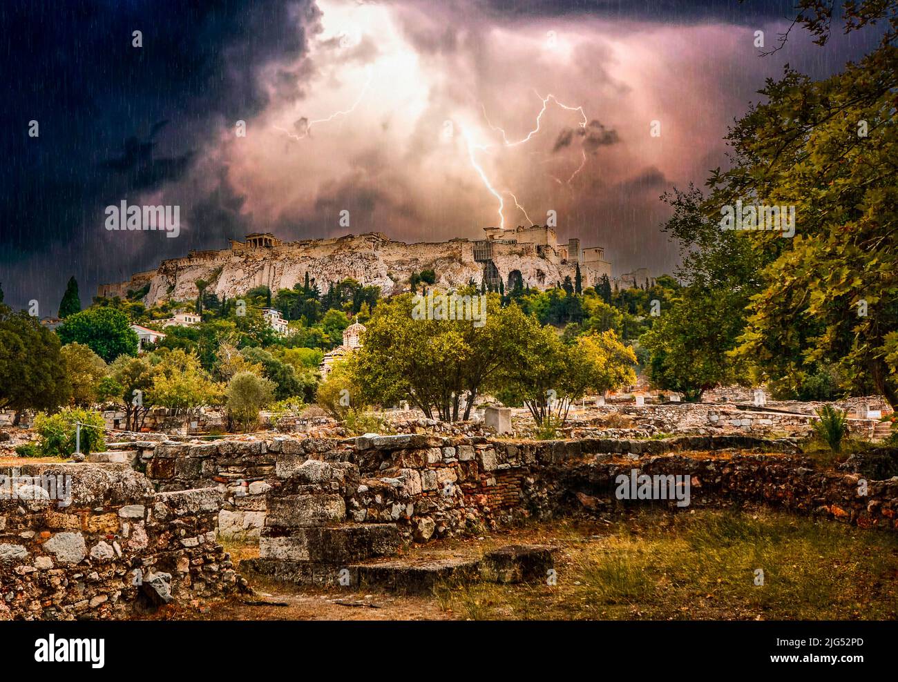 Grecia Acrropolis de Atenas - tormenta eléctrica Foto de stock
