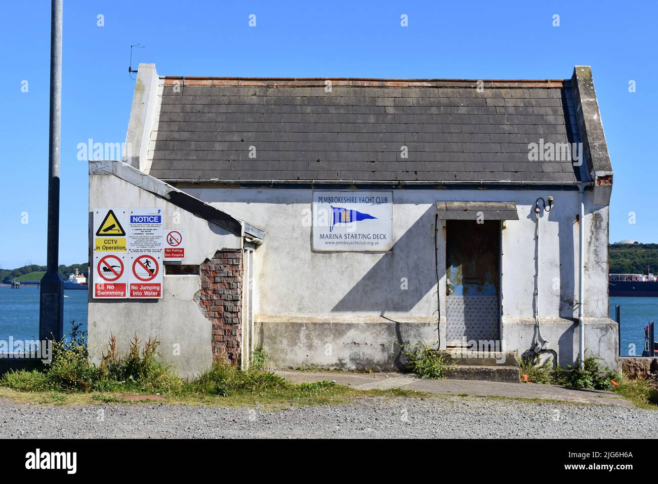 Club de yates Pembrokeshire, muelle de partida, Milford Haven, Pembrokeshire, Gales Foto de stock