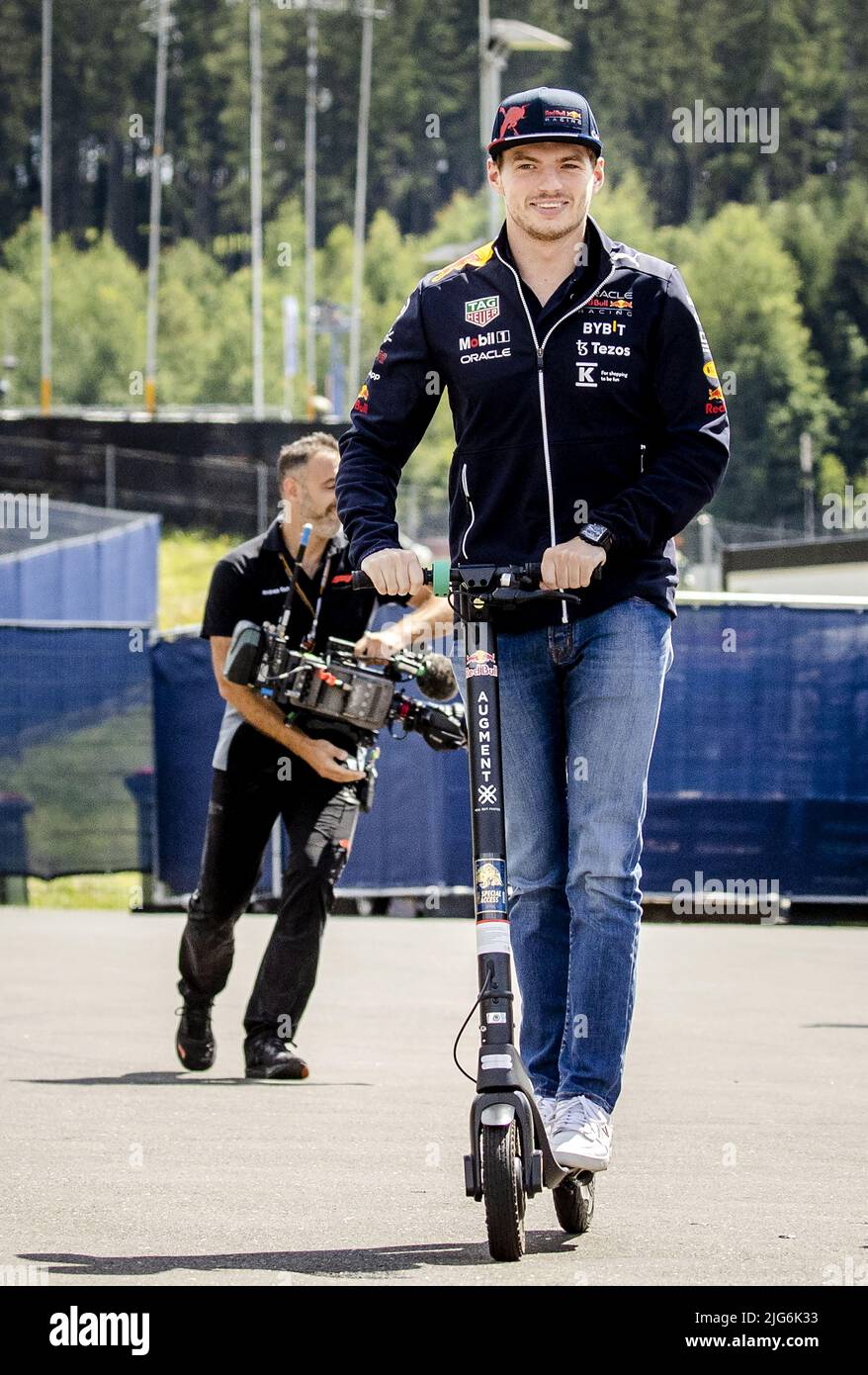 Spielberg, Austria. 08/07/2022, SPIELBERG - Max Verstappen (Red Bull Racing) llega para 1st sesión de práctica antes del Gran Premio de Austria F1 en el Red Bull Ring el 8 de julio de 2022 en Spielberg, Austria. ANP SEM VAN DER WAL Crédito: ANP/Alamy Live News Foto de stock