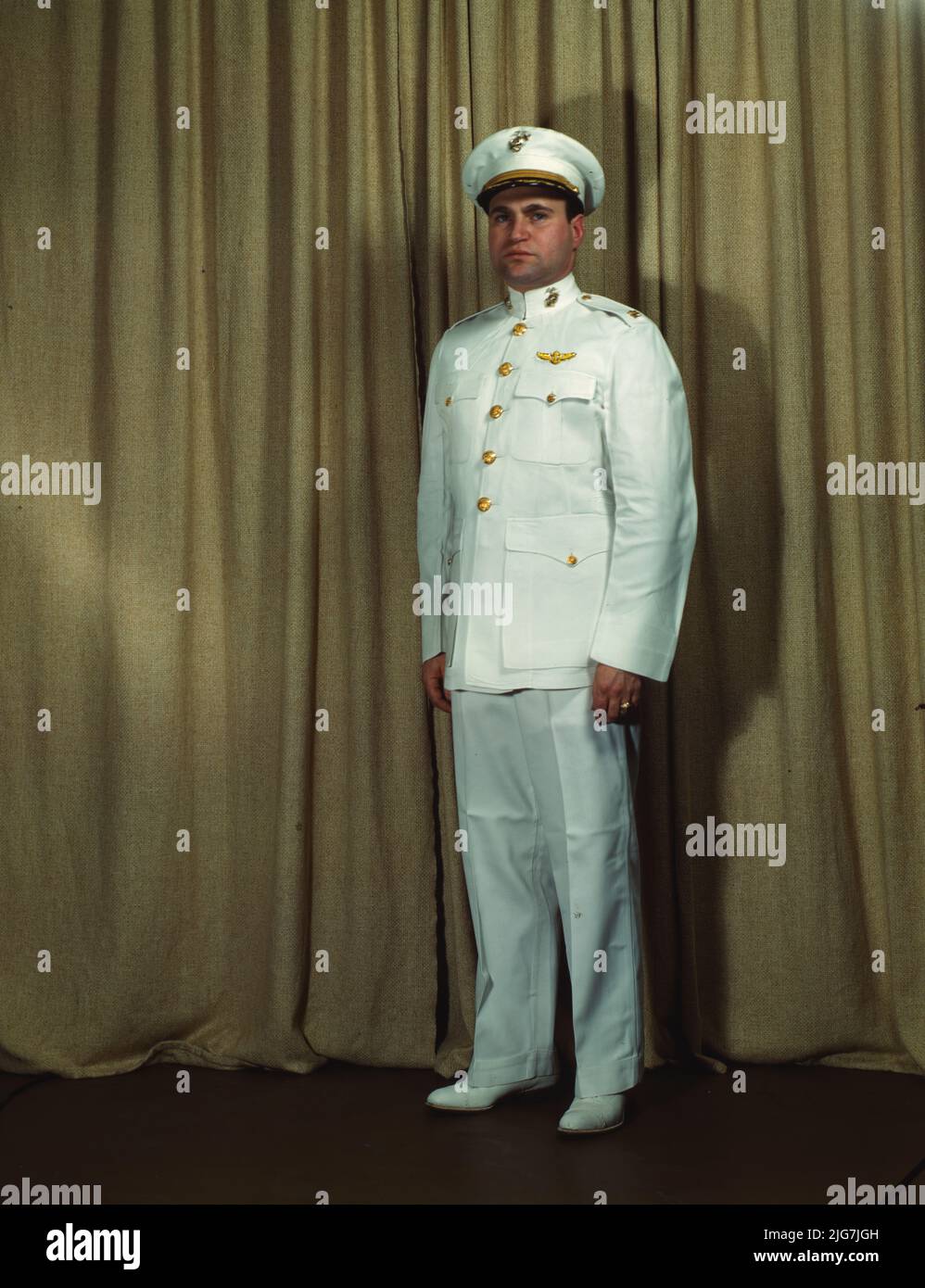 Marine Corps Major en uniforme blanco vestido, Segunda Guerra Mundial Foto de stock