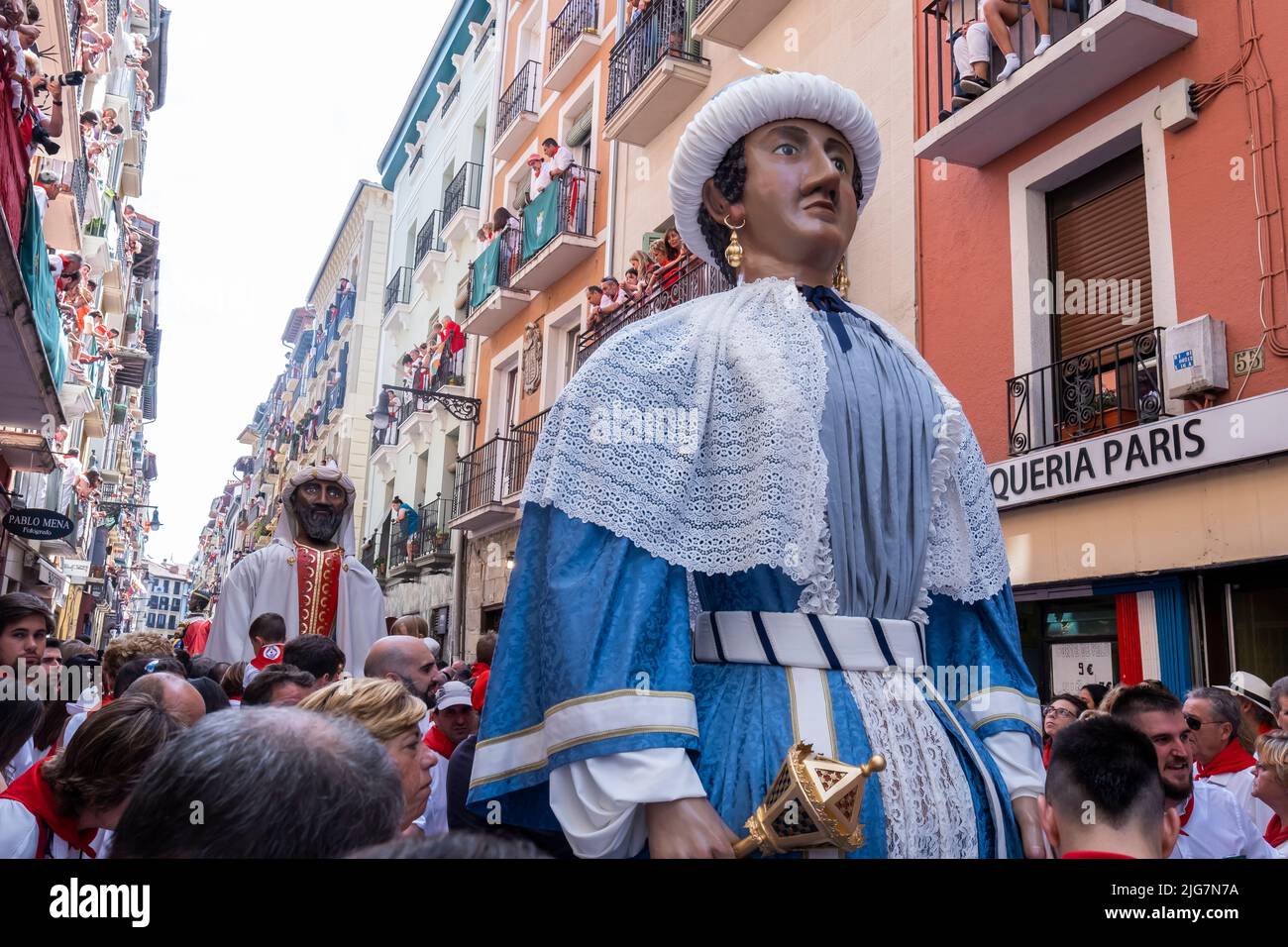 Gigantes en la procesión del día de San Fermín. 07 de julio de 2022. Calle alta. Pamplona, Navarra, España, Europa. Foto de stock