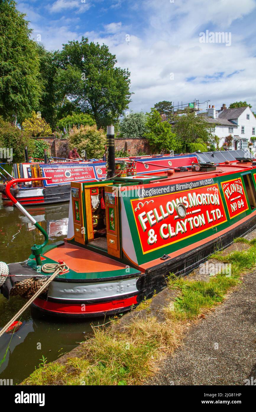 Festival Reunión de barcos estrechos en el canal Bridgewater en el pueblo de Cheshire en Lymm, Inglaterra Foto de stock