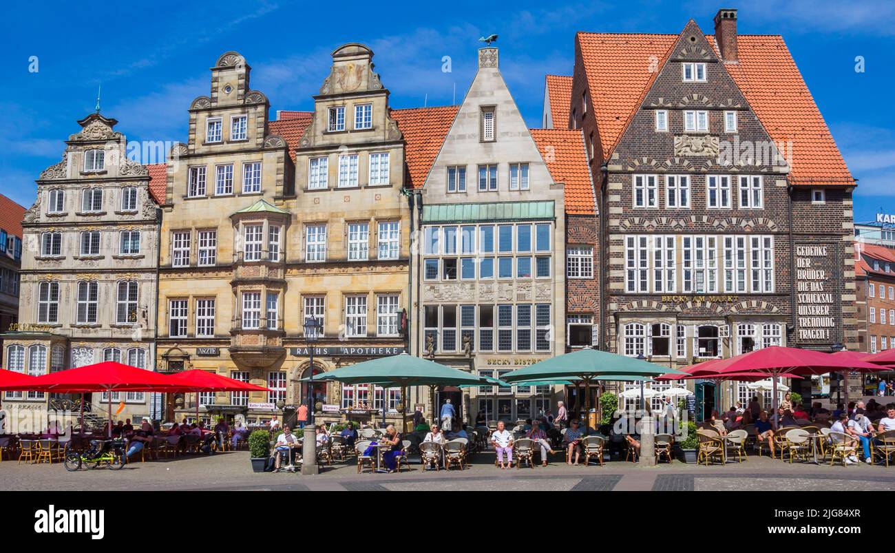 Restaurantes en la plaza principal del mercado de Bremen, Alemania Foto de stock