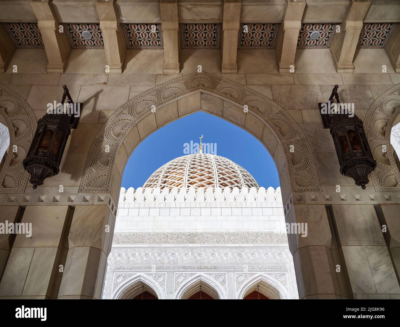 Gran Mezquita Sultán Qabus en Muscat, Omán. Foto de stock