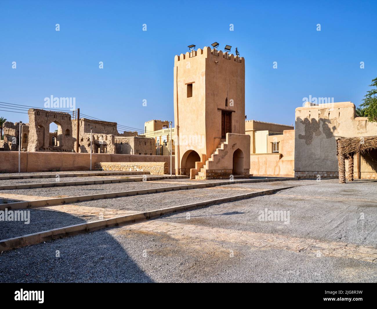 Colonias en el zoco histórico de Nizwa, Omán. Foto de stock
