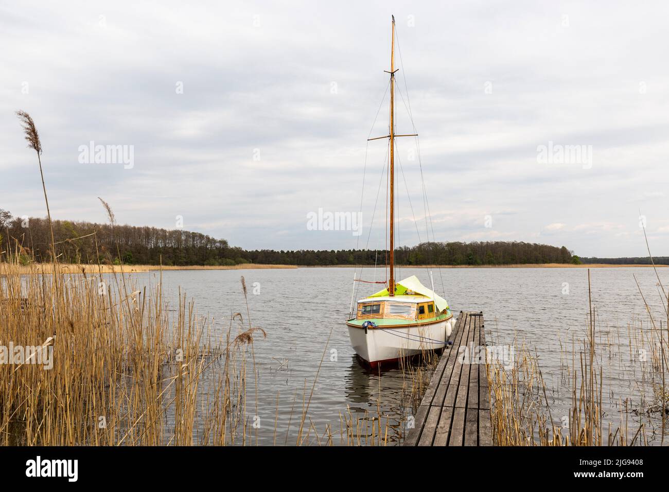 Europa, Polonia, Voivodato Warmiano-Masuriano, lago Jeziorak Foto de stock