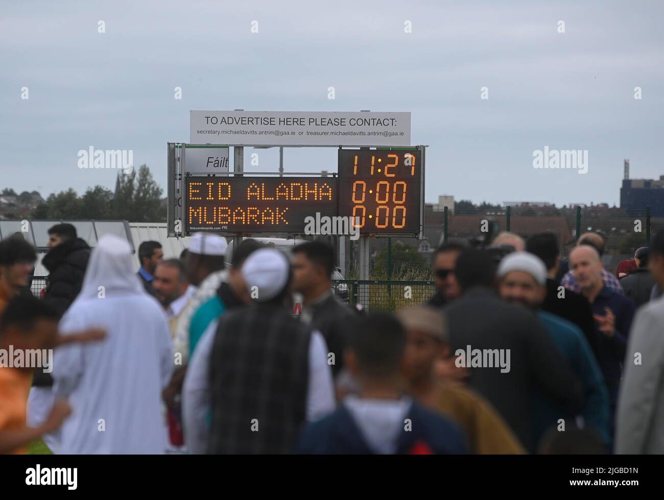 El marcador durante el festival Eid en los terrenos de Davitt Park GAA en Belfast. El festival Eid es un día importante en el calendario musulmán cuando la comida se comparte con parientes, amigos y pobres. Fecha de la foto: Sábado 9 de julio de 2022. Foto de stock