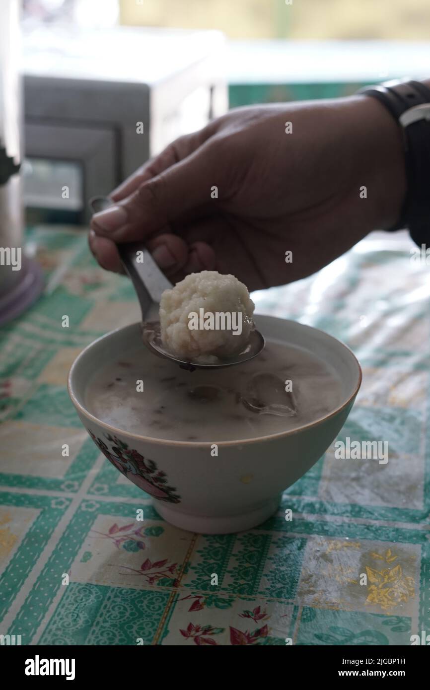 Bebida tradicional de Ponorogo, Indonesia llamada Dawet Jabung. Foto de stock