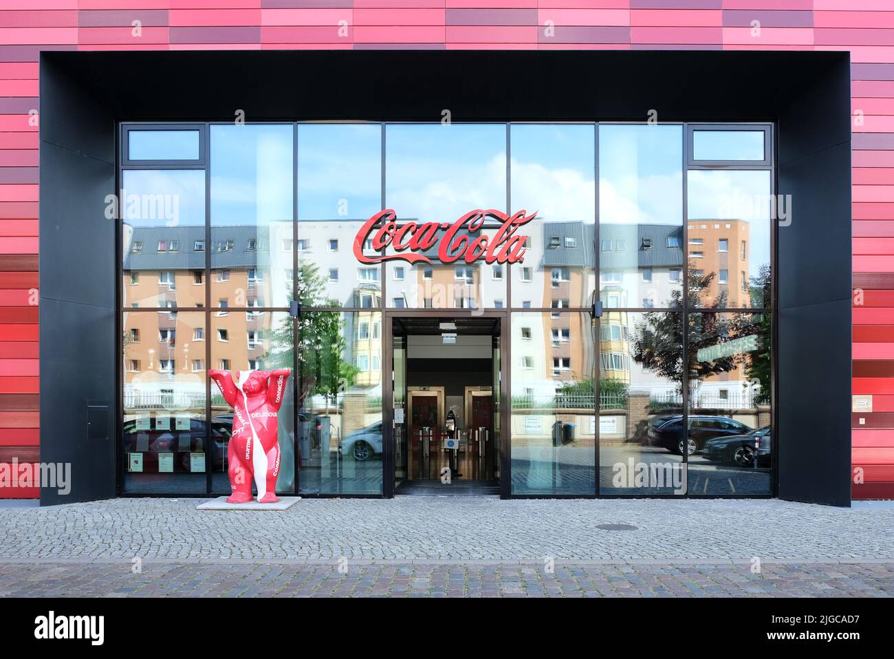 Berlín, Alemania, 30 de junio de 2022, zona de entrada de la dependencia de Coca-Cola GmbH Alemania en Stralauer Allee. Foto de stock