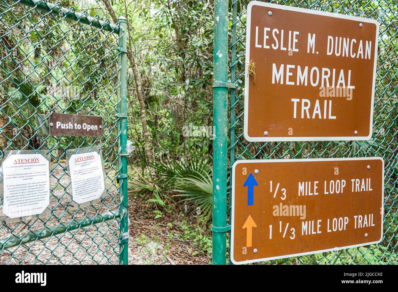 Naples, Florida Everglades, Florida Panther National Wildlife Refuge Leslie M. Duncan Memorial Trail puerta cerrada Foto de stock