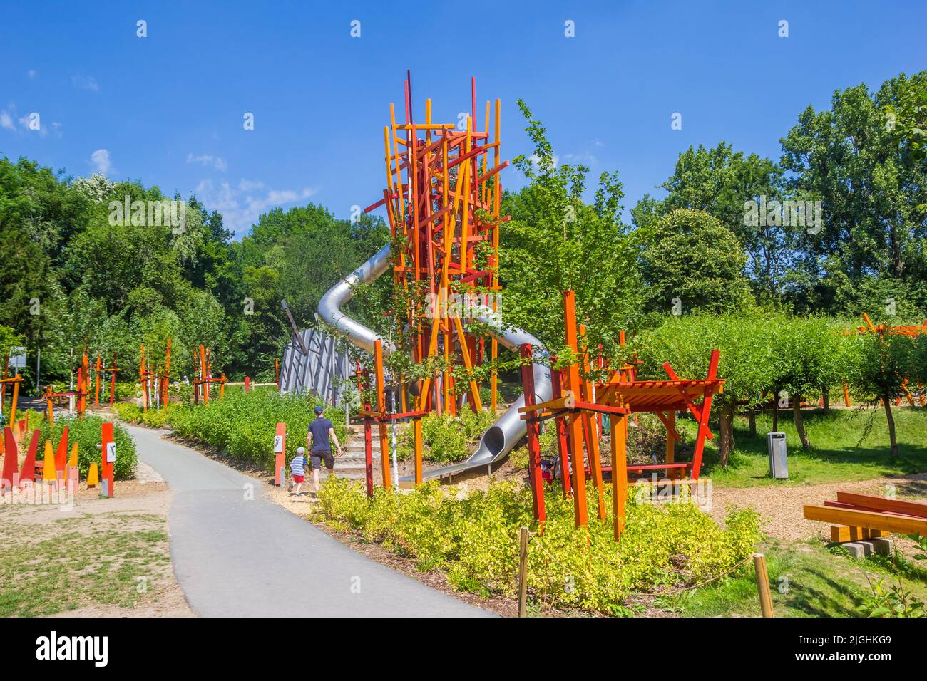 Parque infantil en el parque Westfalen de Dortmund, Alemania Foto de stock