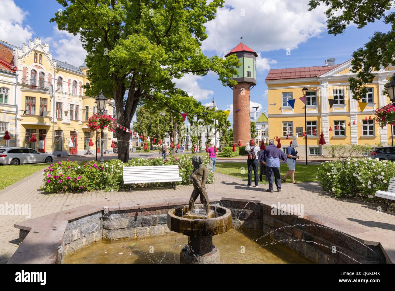 Viljandi Estonia; Viljandi centro de la ciudad en un día soleado en verano, Viljandi, Estonia Europa Foto de stock