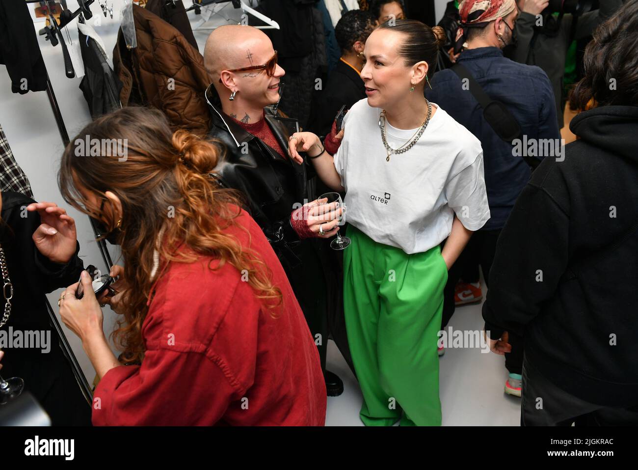 Pauline Ducroet - Backstage du défilé Alter Femme Automne/Hiver 2022/2023 lors de la Fashion Week de Paris, France, le 1er mars 2022 Foto de stock