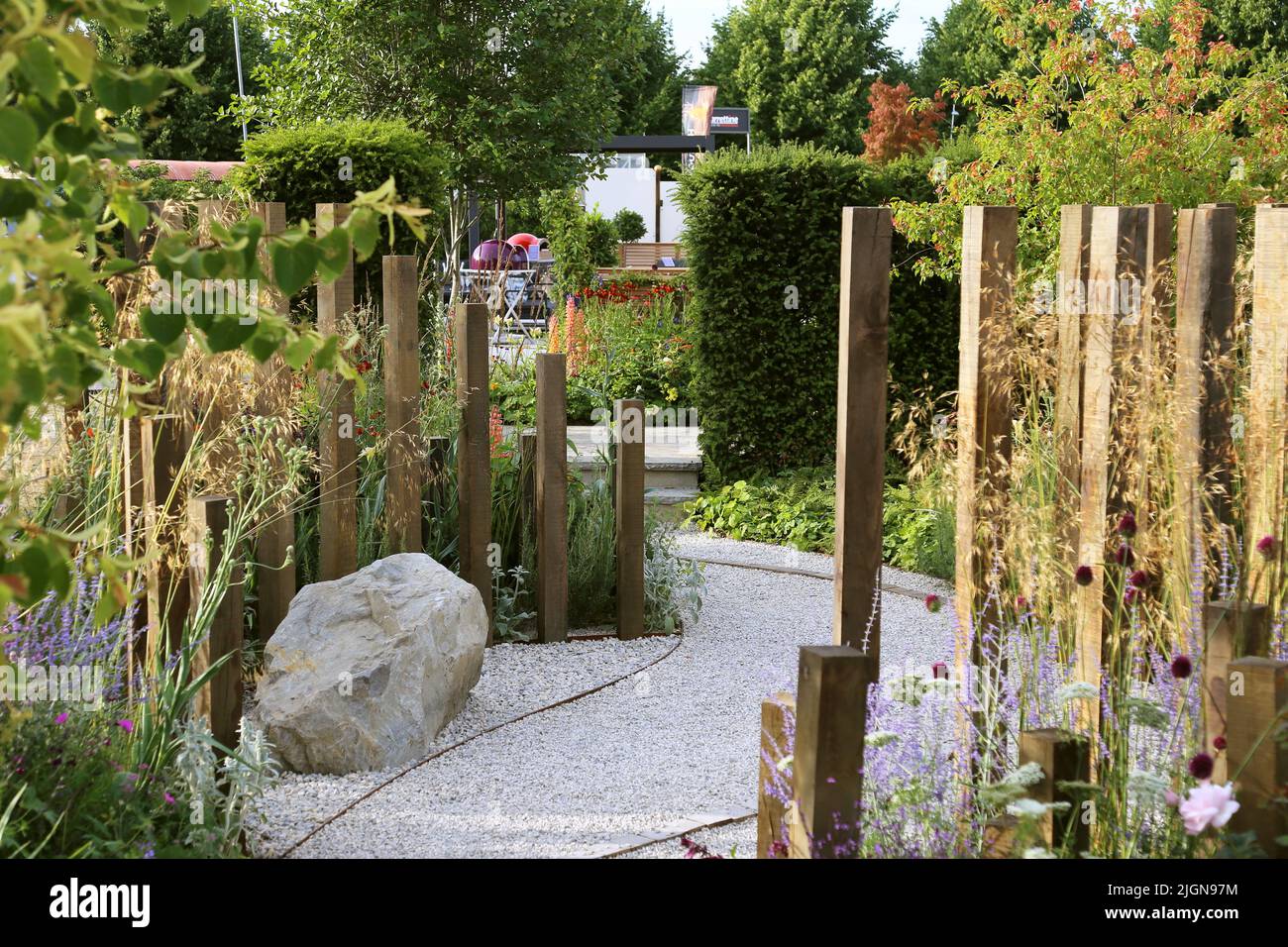 A Journey (Katherine Holland, Silver Medal), Global Impact Garden, RHS Hampton Court Palace Garden Festival 2022, Londres, Inglaterra, Reino Unido, Europa Foto de stock