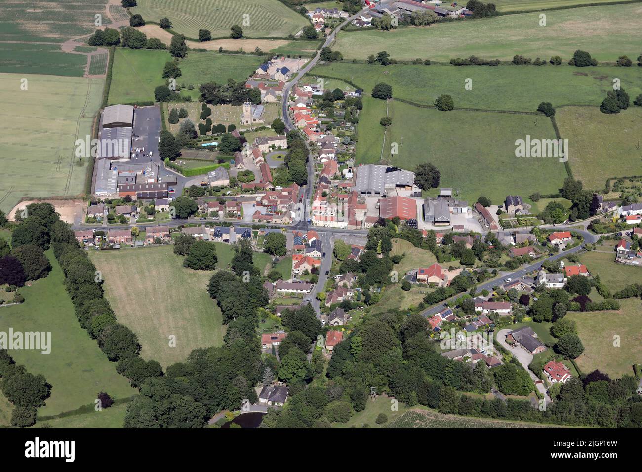 Vista aérea desde el sur del pueblo de North Yorkshire, bien cerca de Masham Foto de stock