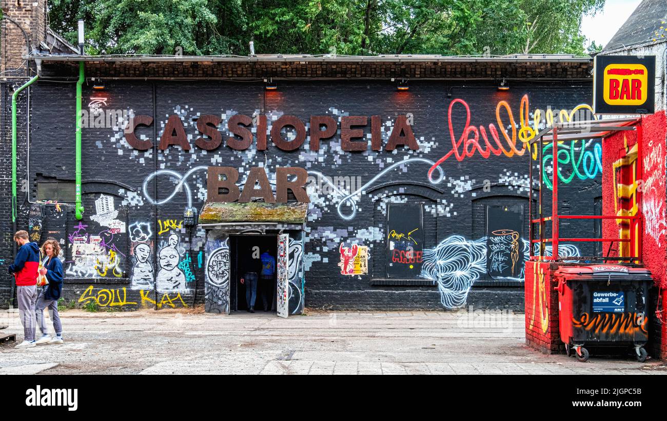 Berlín, Friedrichshain, RAW Gelände. Exterior del edificio Cassiopeia Bar & night club Foto de stock