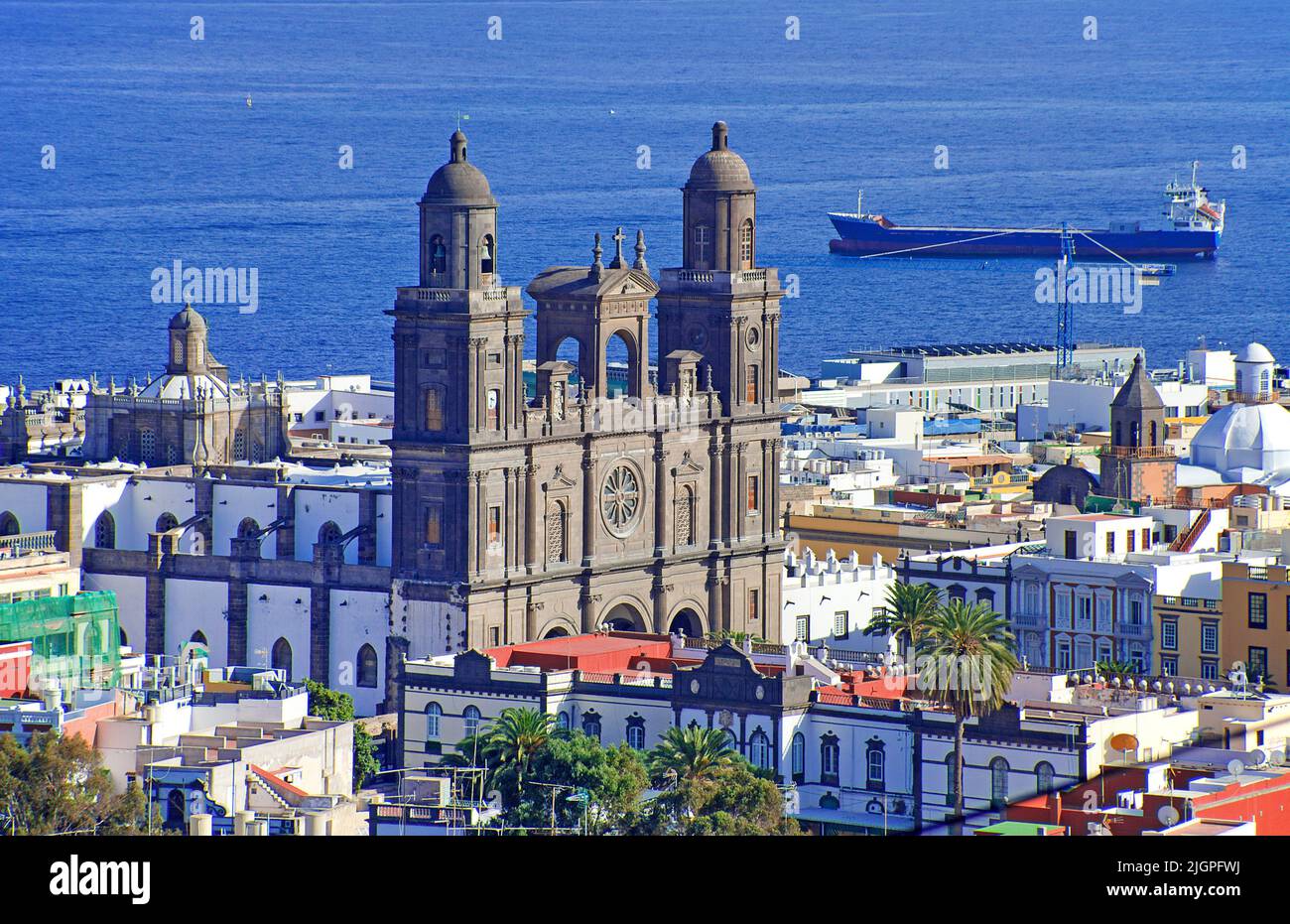 Vista desde San Nicolás en el casco antiguo de Vegueta con Catedral Santa Ana, Las Palmas, Gran Canaria, Islas Canarias, España, Europa Foto de stock