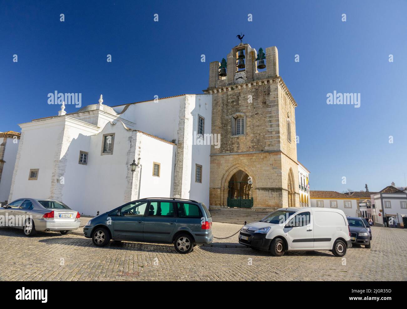 La Catedral de Santa María (Sé de Faro), Torre del Reloj de Campanario La Catedral de Faro es un Monumento Nacional de Portugal, la Catedral de Faro Foto de stock