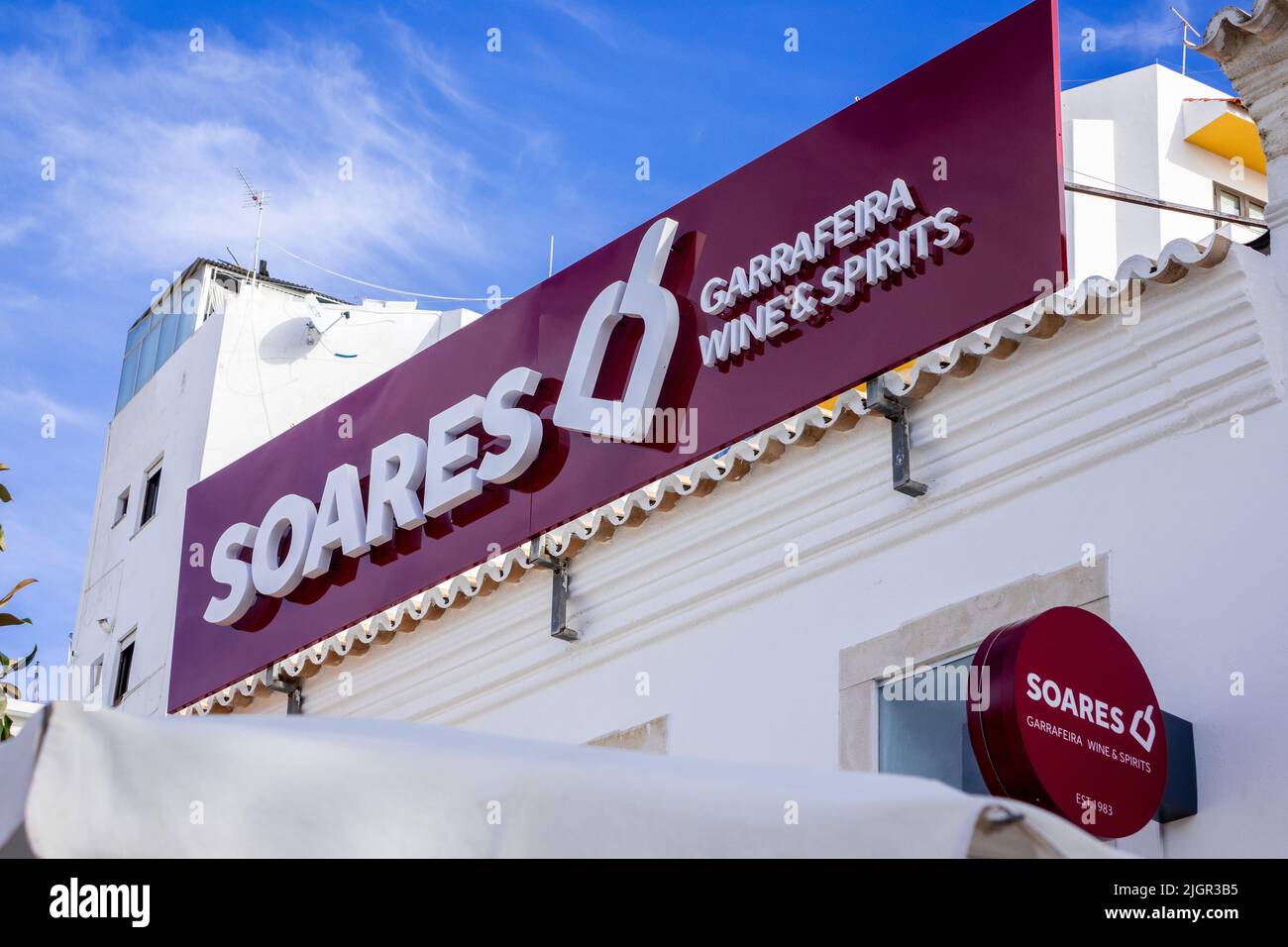 Soares Wine and Spirits Shop Sign in Albufeira Old Town The Algarve Portugal Portugal Wine Merchant Off License Foto de stock