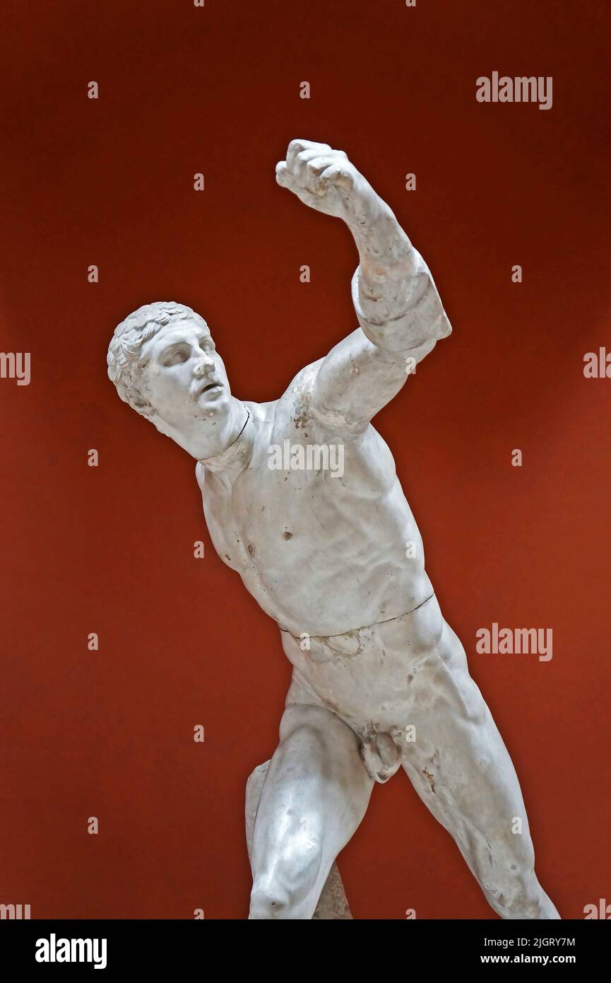 RÍO DE JANEIRO, BRASIL - 22 DE JULIO de 2017: Escultura en el Museo de Bellas Artes de Río. Autor desconocido: Guerrero combativo, el Gladiador Borghese. Alrededor de 100 a.C. Foto de stock