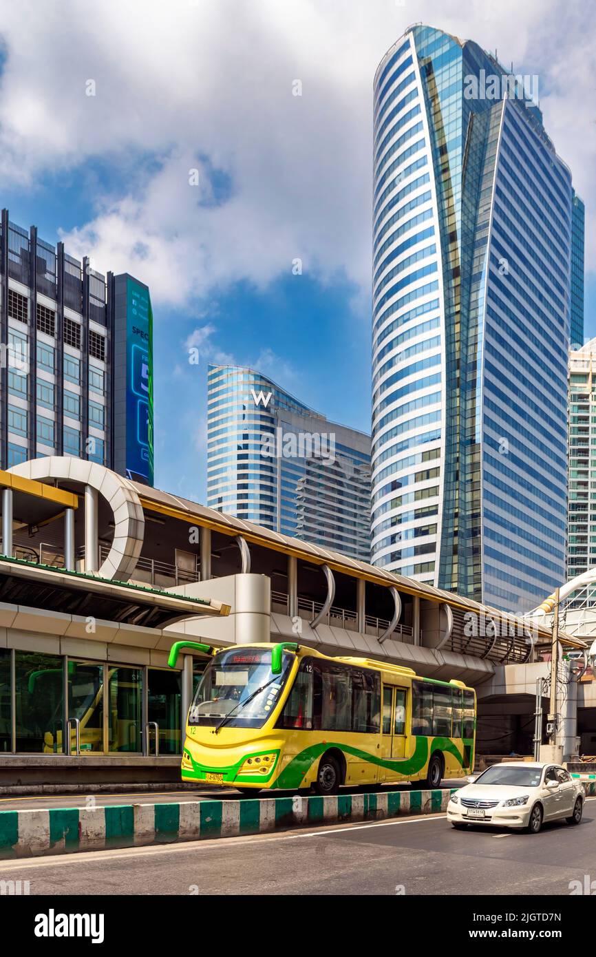 Estación terminal de autobuses de tránsito rápido, Sathorn, Bangkok, Tailandia Foto de stock