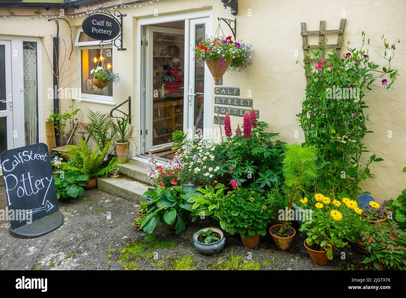 Inglaterra, Devon, Hartland Village, Calf Street alfarería Foto de stock
