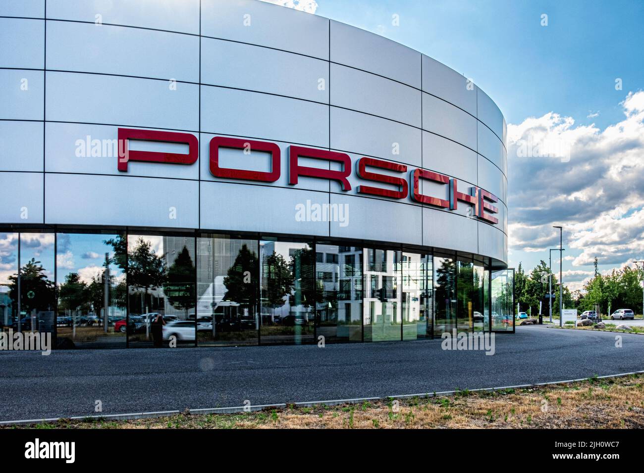Porsche Center Hermann-Dorner-Allee 98,Adlershof, Treptow-Köpenick, Berlín Foto de stock