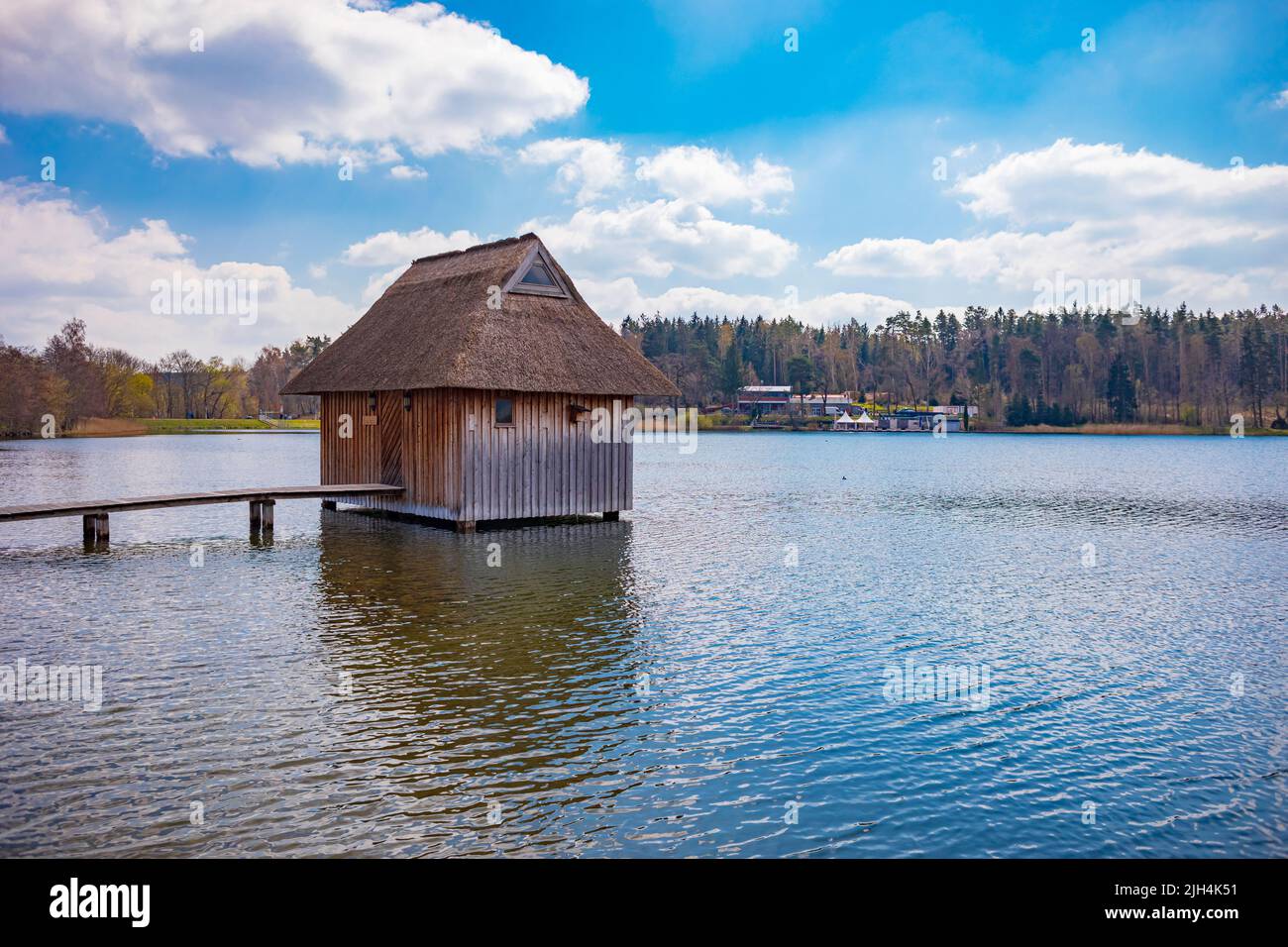 Lago Hohenfelden en la ciudad de Kranichfeld en Turingia, Alemania Foto de stock