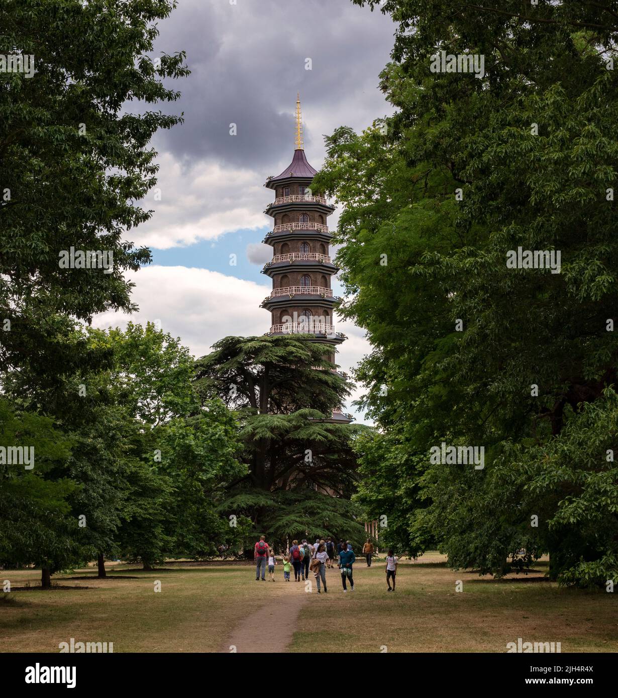 La Gran Pagoda, Kew Gardens, Londres; construido en 1761 por Sir William Chambers. chinoiserie de grado I. Un regalo para la princesa Augusta Foto de stock