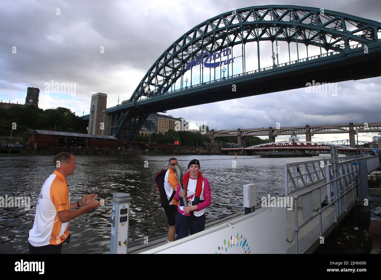 Commonwealth Games Queen's Baton Relay en el Quayside de Newcastle con